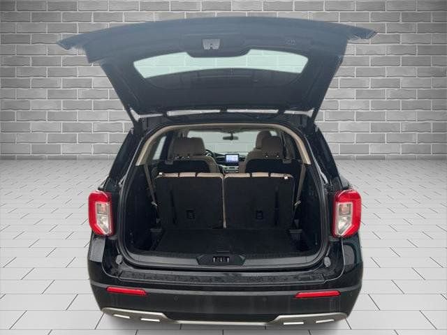 Certified 2022 Ford Explorer XLT w/ Equipment Group 202A image 10