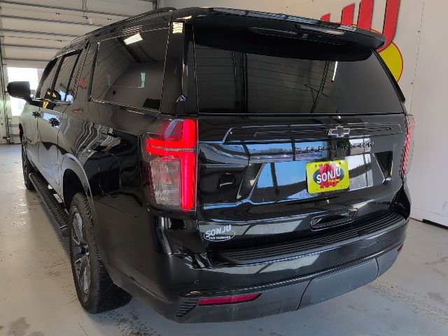 Used 2023 Chevrolet Suburban Z71 image 3