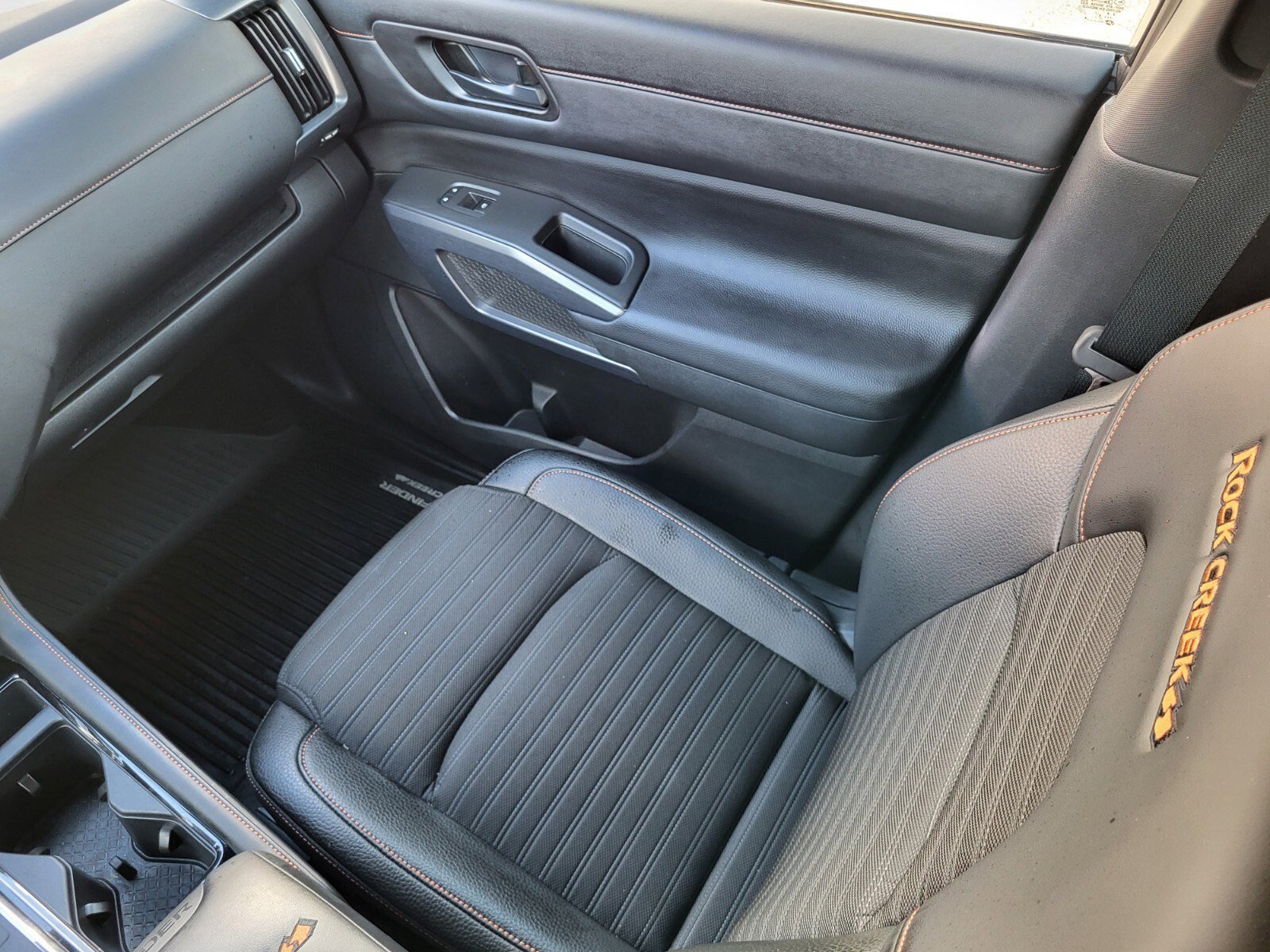 Used 2025 Nissan Pathfinder Rock Creek image 16