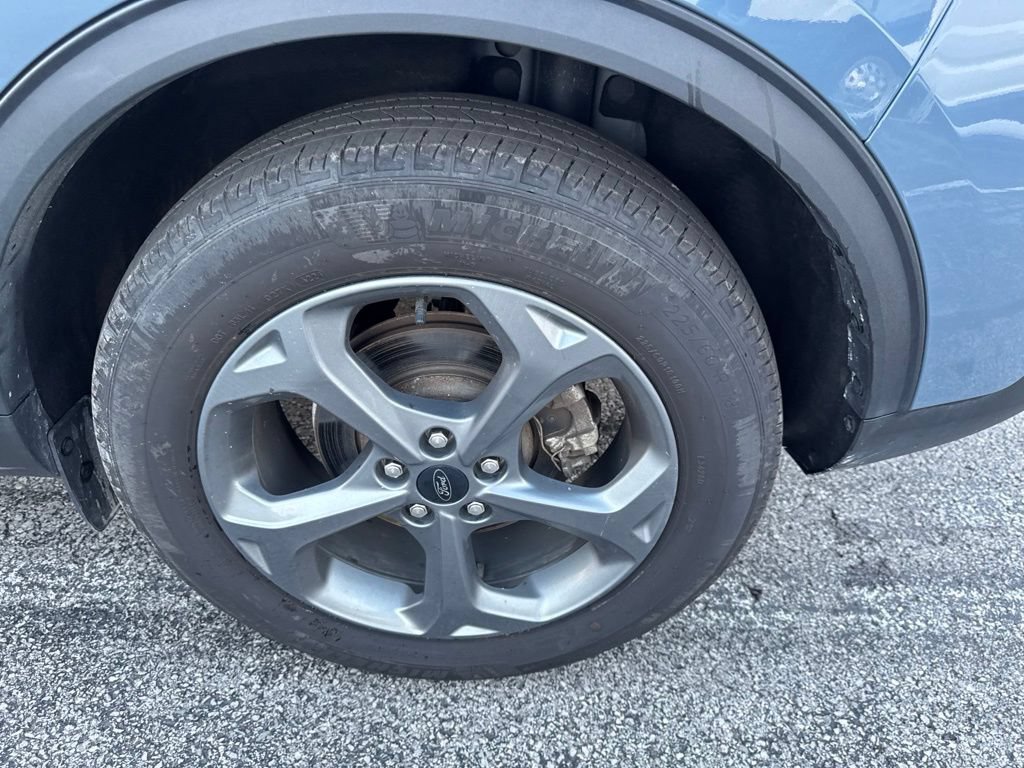 Certified 2025 Ford Escape ST-Line Select AWD/4WD image 44