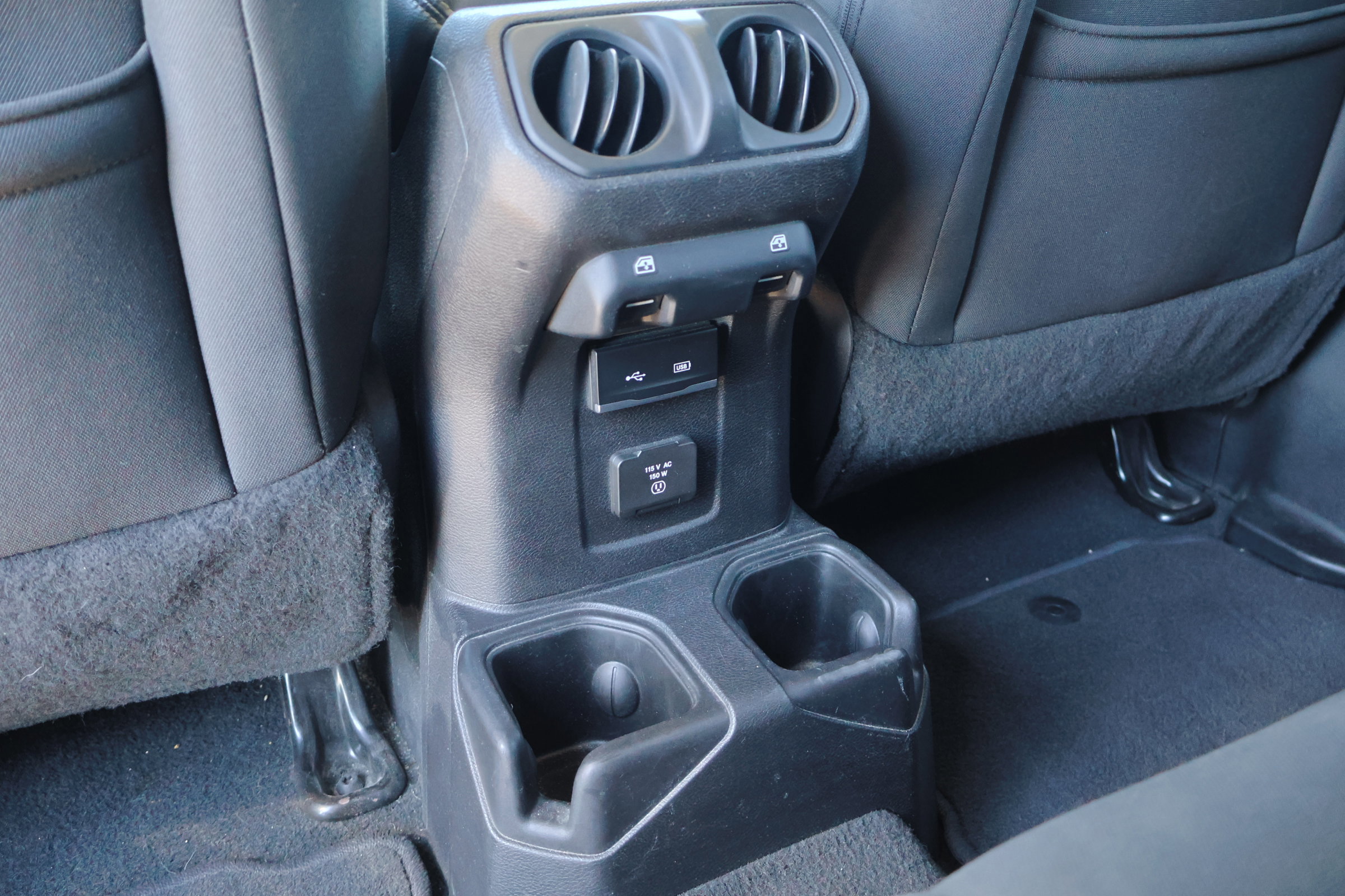 Used 2019 Jeep Wrangler Unlimited Sahara image 31