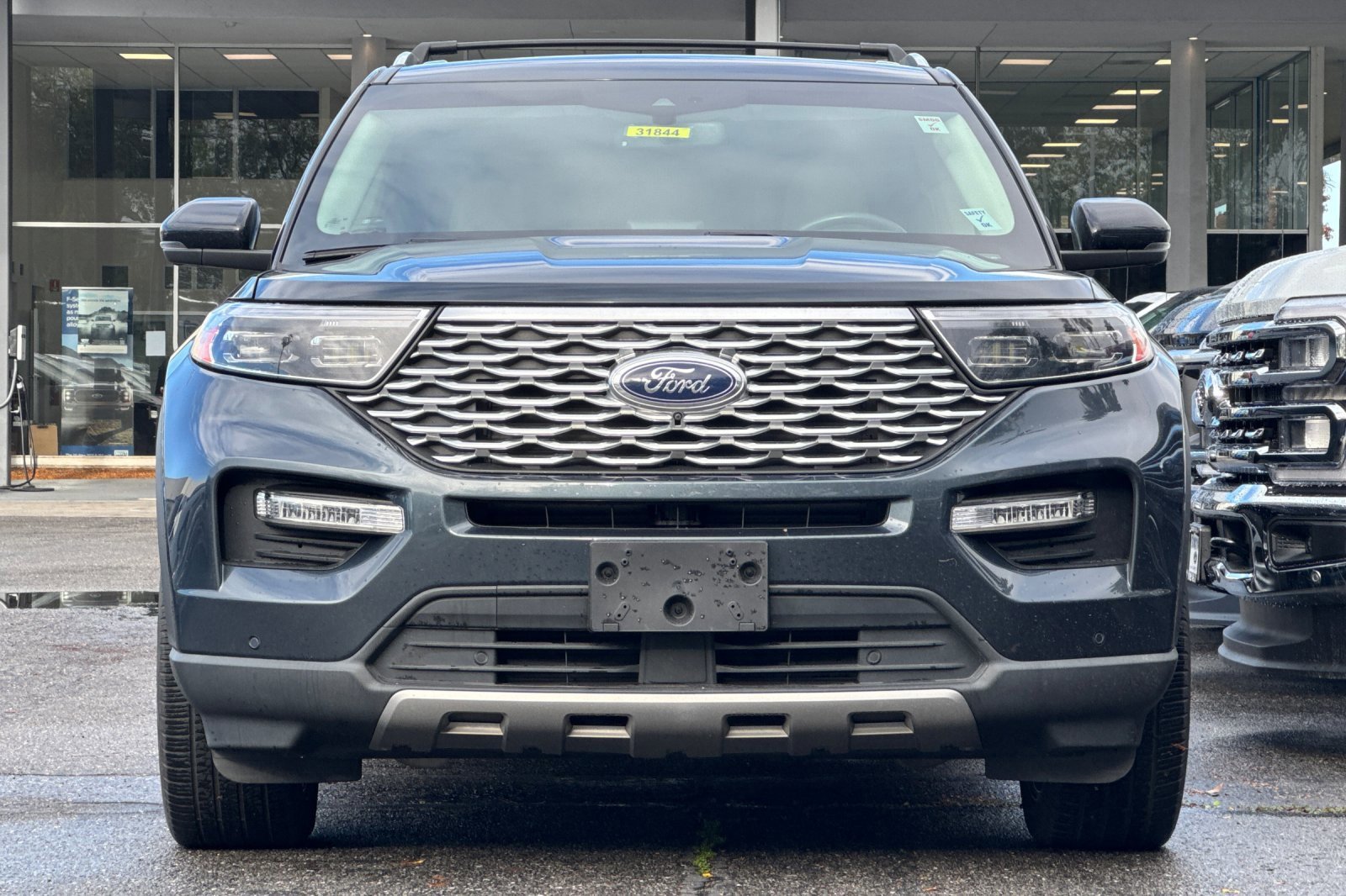 Certified 2022 Ford Explorer Platinum w/ Technology Package image 9