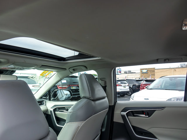 Used 2019 Toyota RAV4 XLE Premium w/ Cold Weather Package AWD/4WD image 12