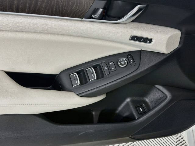 Used 2018 Honda Accord Touring image 21