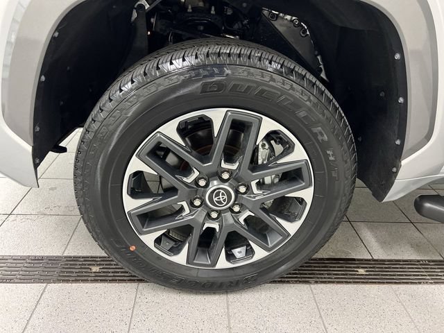 Used 2024 Toyota Tundra Limited AWD/4WD image 10