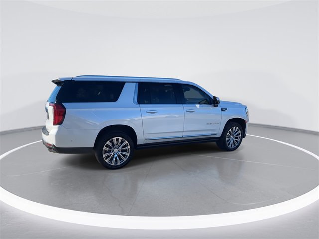 Used 2023 GMC Yukon XL Denali w/ Denali Reserve Package image 7