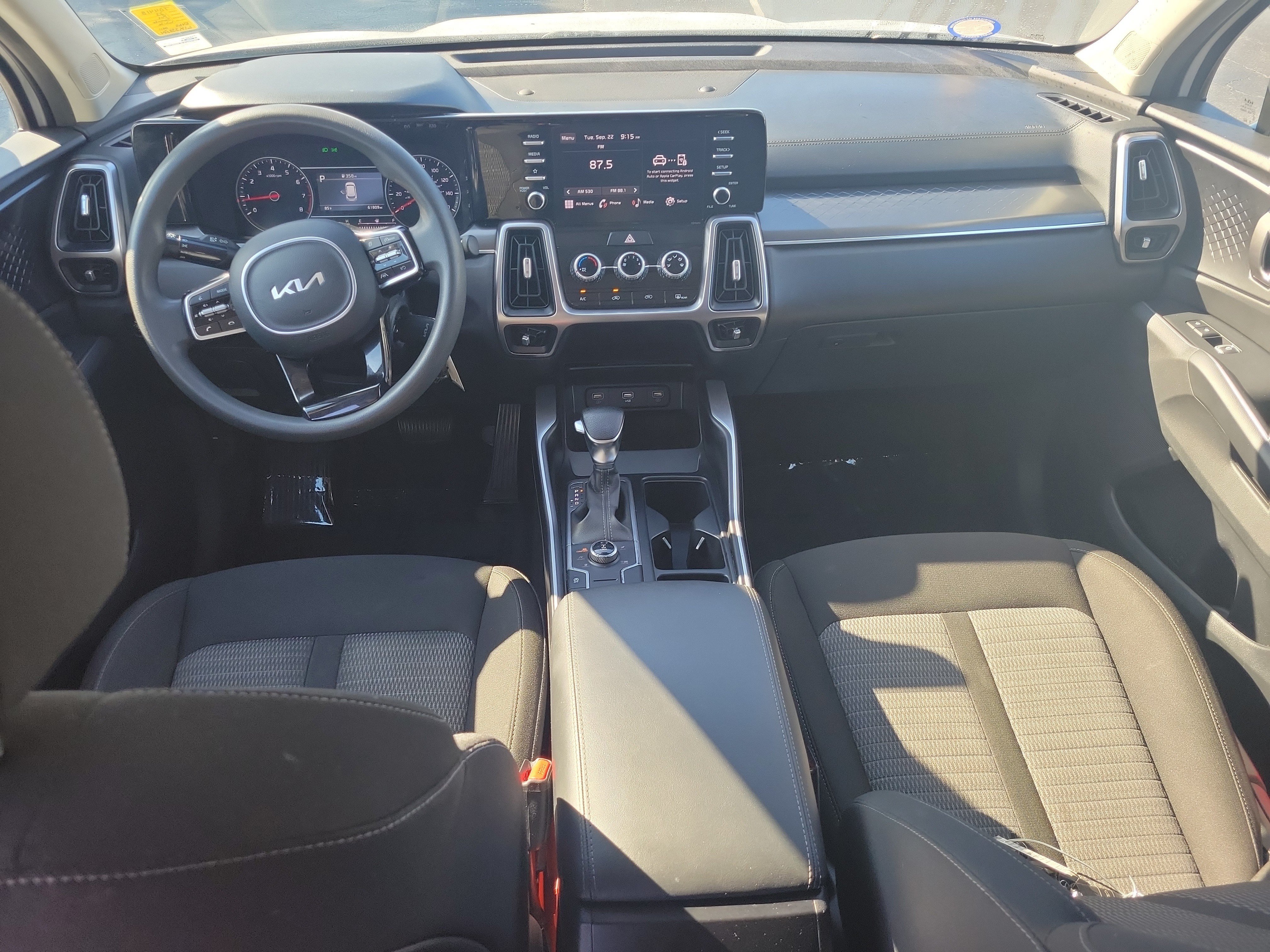 Used 2023 Kia Sorento LX AWD/4WD image 15