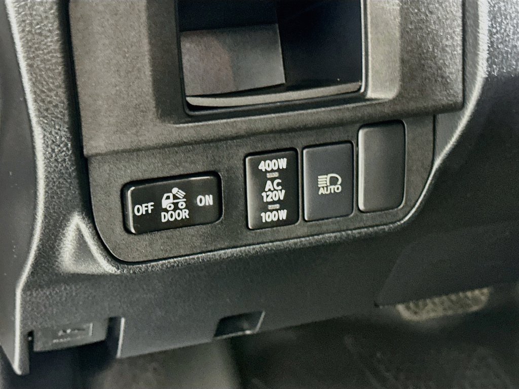 Used 2019 Toyota Tacoma TRD Off-Road AWD/4WD image 13