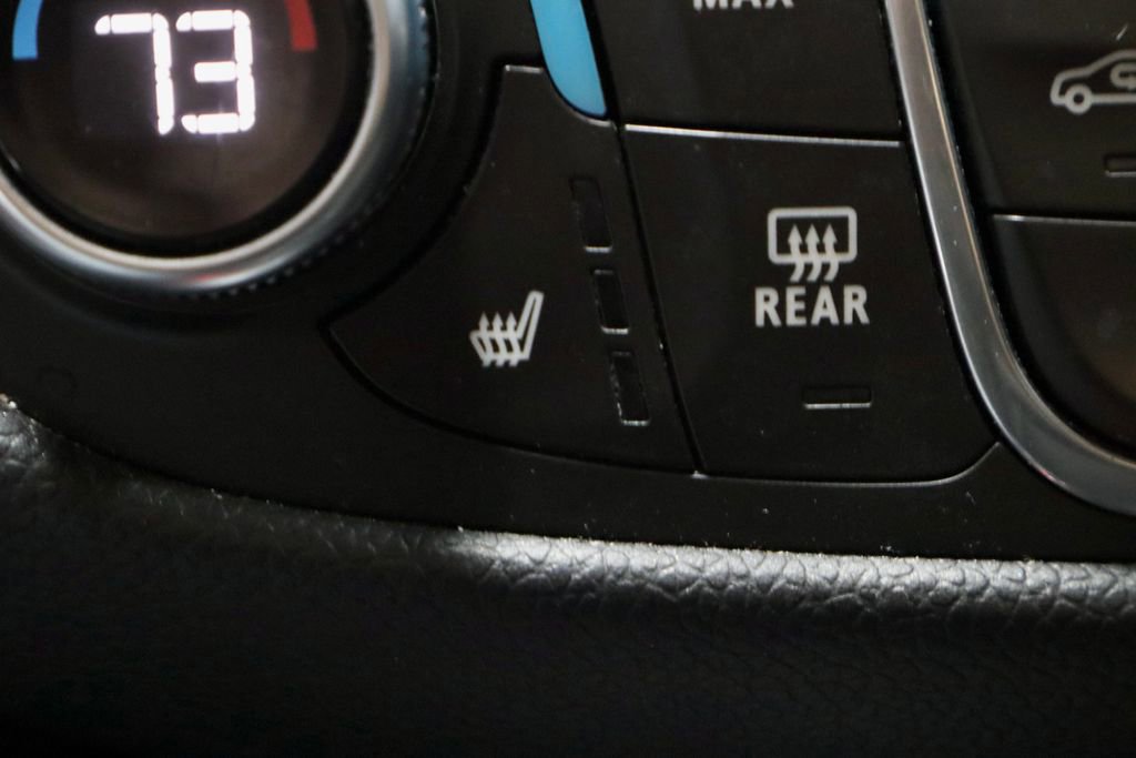 Used 2018 Chevrolet Equinox LT image 11