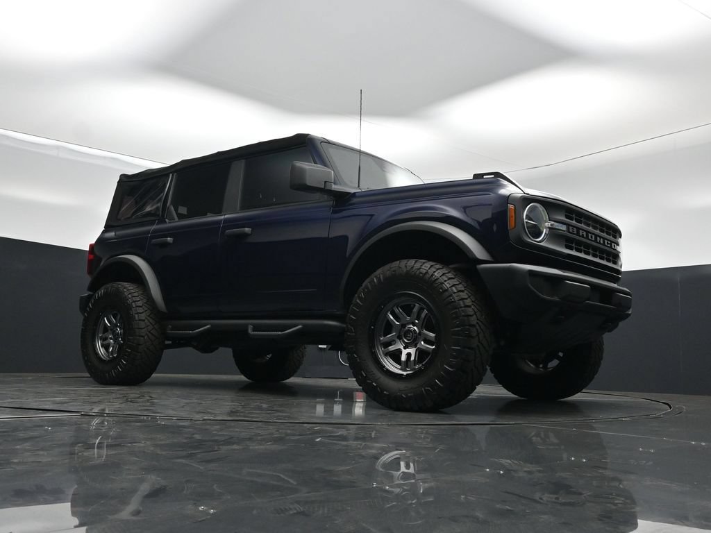 Certified 2021 Ford Bronco 4-Door AWD/4WD image 3