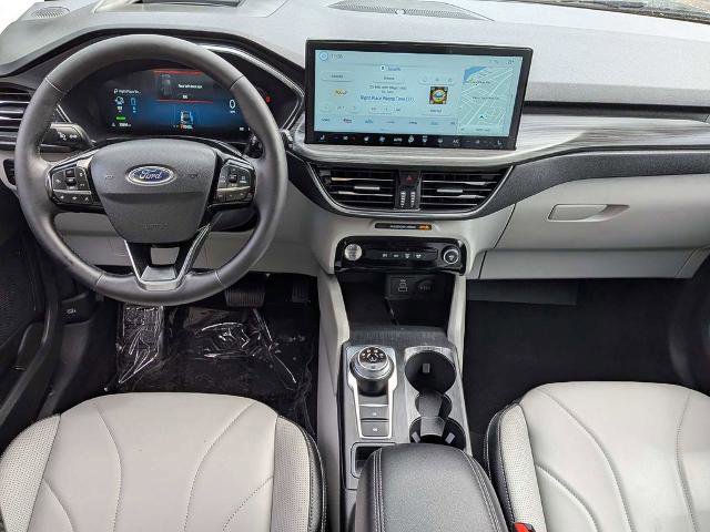 Certified 2025 Ford Escape SE w/ PHEV Premium Package image 15