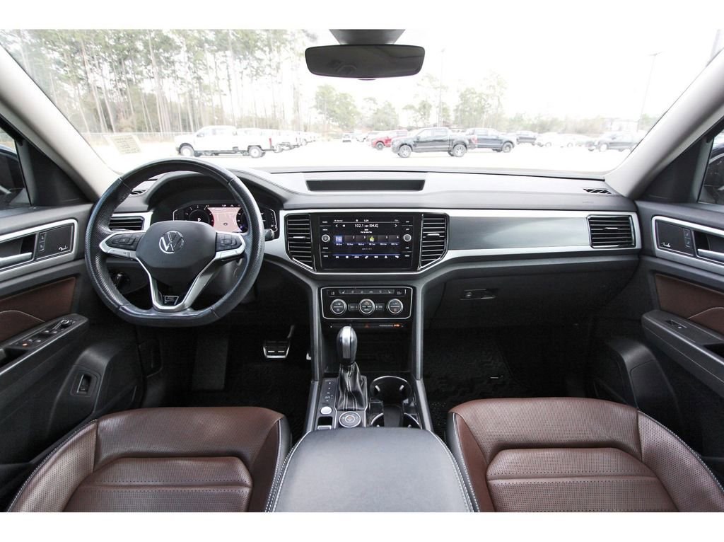 Used 2022 Volkswagen Atlas SEL Premium image 13