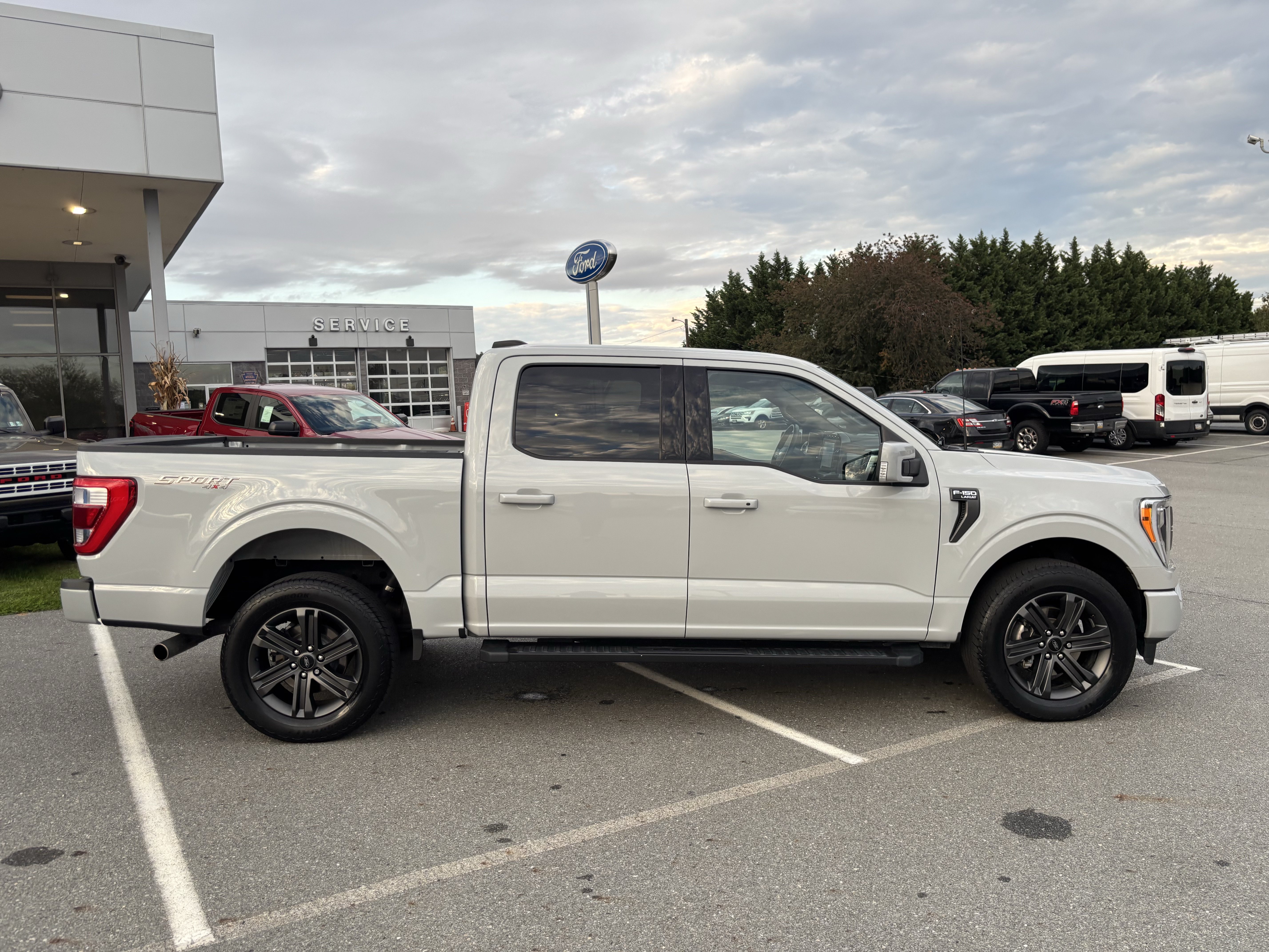 Certified 2023 Ford F150 Lariat w/ Max Trailer Tow Package AWD/4WD image 8