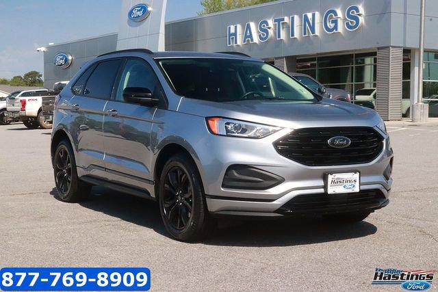 Certified 2024 Ford Edge SE w/ Black Appearance Package image 5