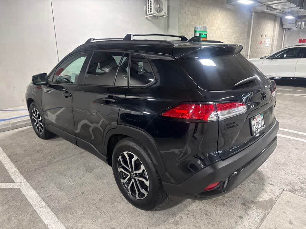 Used 2025 Toyota Corolla Cross AWD Hybrid w/ Moonroof Package image 3