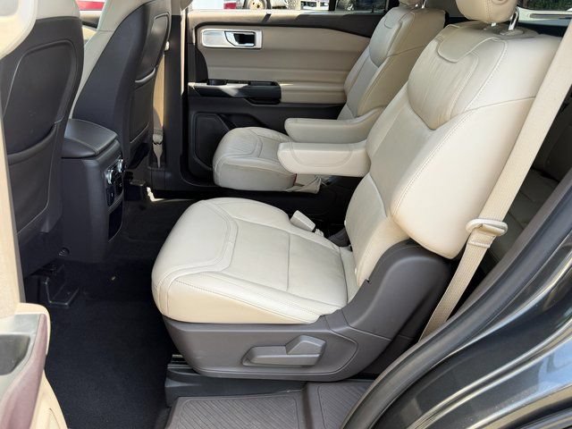 Certified 2020 Ford Explorer Platinum w/ Premium Technology Package AWD/4WD image 7