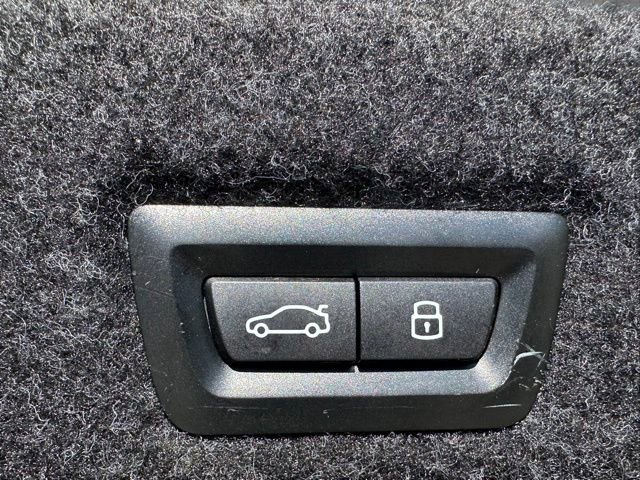 Used 2024 BMW 530i xDrive AWD/4WD image 9