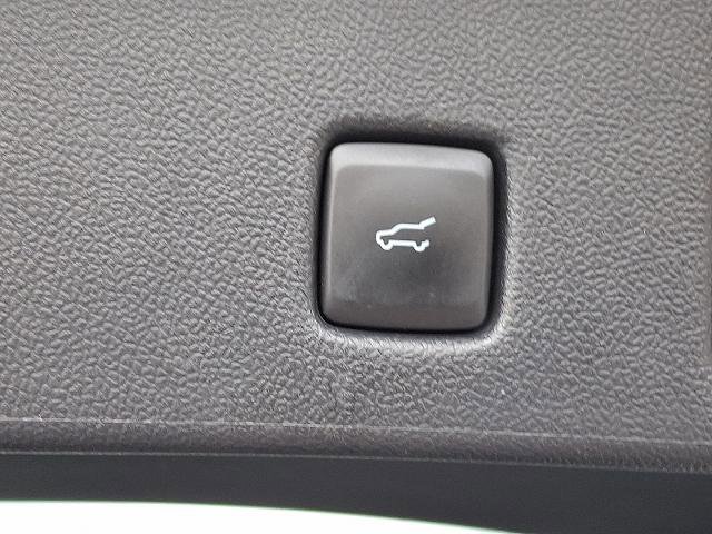 Certified 2021 Ford Escape Titanium w/ Titanium Elite Package image 32