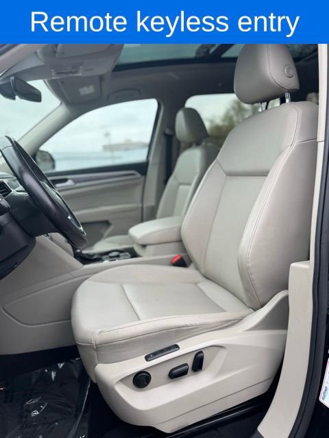 Used 2018 Volkswagen Atlas SEL w/ R-Line Package AWD/4WD image 16
