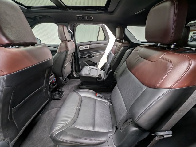 Certified 2023 Ford Explorer Platinum w/ Technology Package AWD/4WD image 16