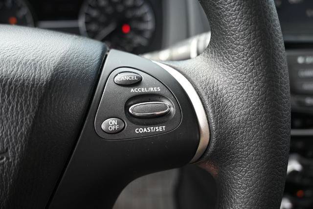 Used 2020 Nissan Pathfinder S AWD/4WD image 32