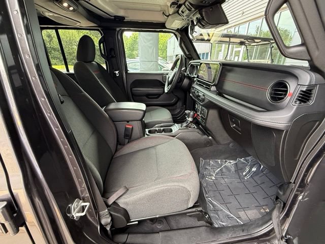 Used 2025 Jeep Wrangler Unlimited Rubicon AWD/4WD image 17