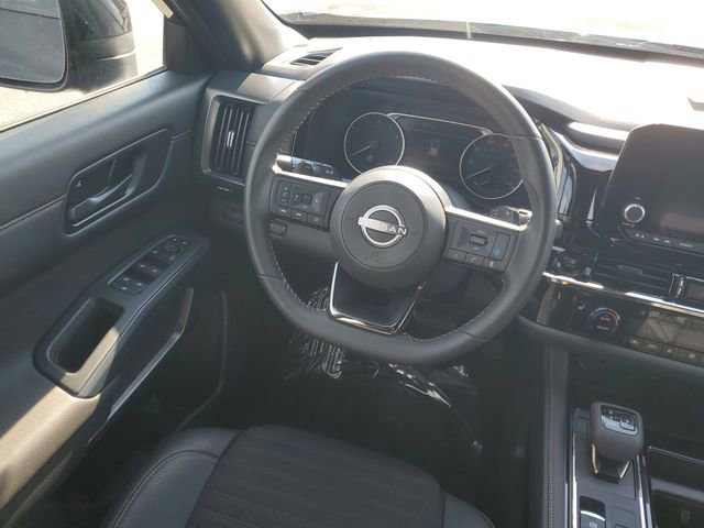 Used 2025 Nissan Pathfinder Rock Creek image 10