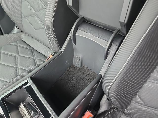 Used 2024 Volkswagen Atlas Cross Sport SE image 29