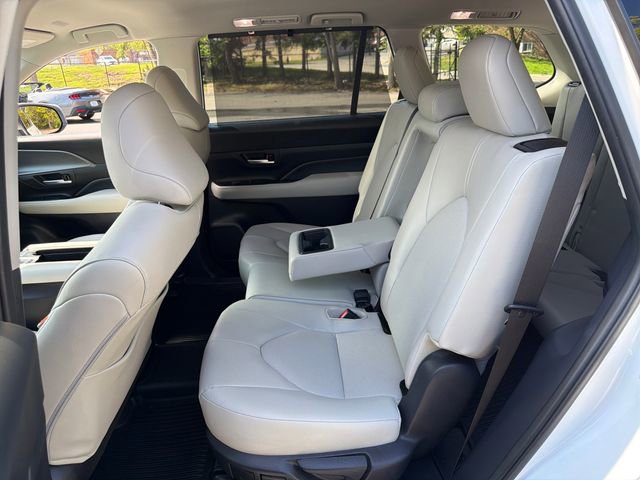 Used 2025 Toyota Grand Highlander AWD Hybrid image 27