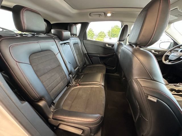 Certified 2022 Ford Escape SEL w/ SEL Stealth AWD Package image 26