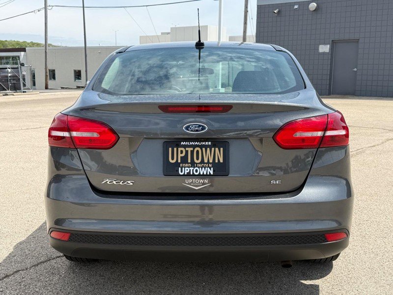 Certified 2018 Ford Focus SE FWD image 5