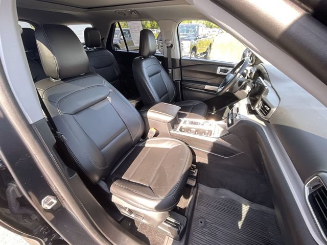 Certified 2023 Ford Explorer XLT w/ Equipment Group 202A AWD/4WD image 27