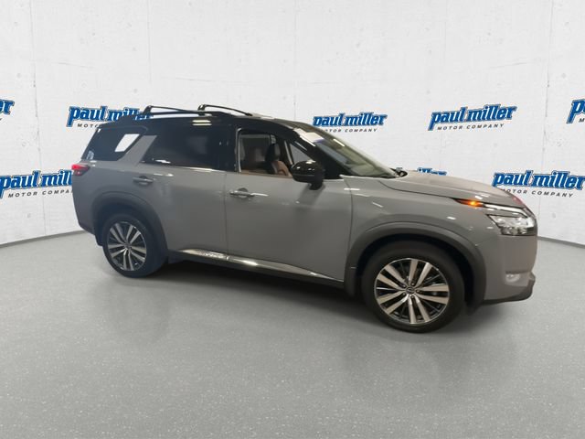Used 2022 Nissan Pathfinder Platinum w/ Cargo Package AWD/4WD image 13