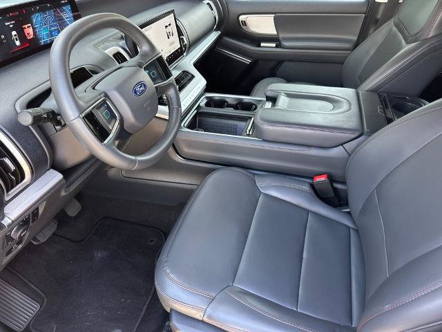 Certified 2025 Ford Expedition Active AWD/4WD image 9