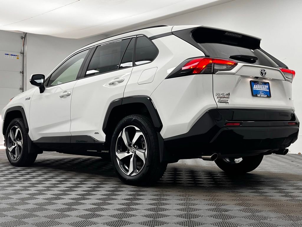 Used 2023 Toyota RAV4 SE w/ Weather & Moonroof Package image 13