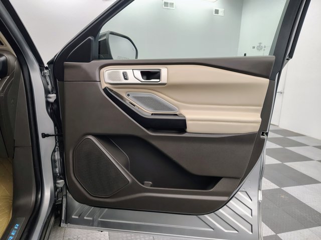Certified 2020 Ford Explorer Platinum w/ Premium Technology Package AWD/4WD image 29