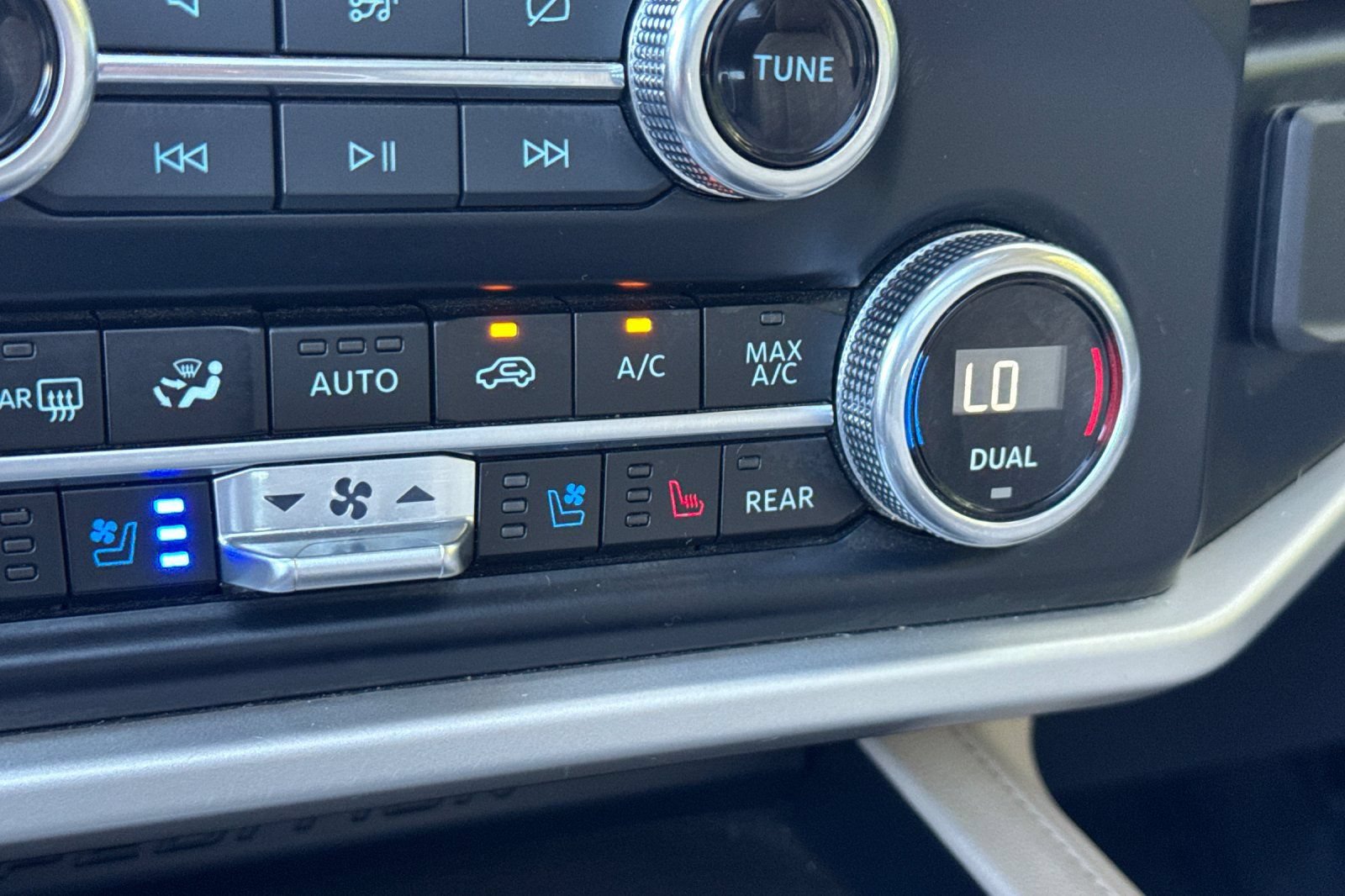 Certified 2024 Ford Expedition Max Limited RWD image 31