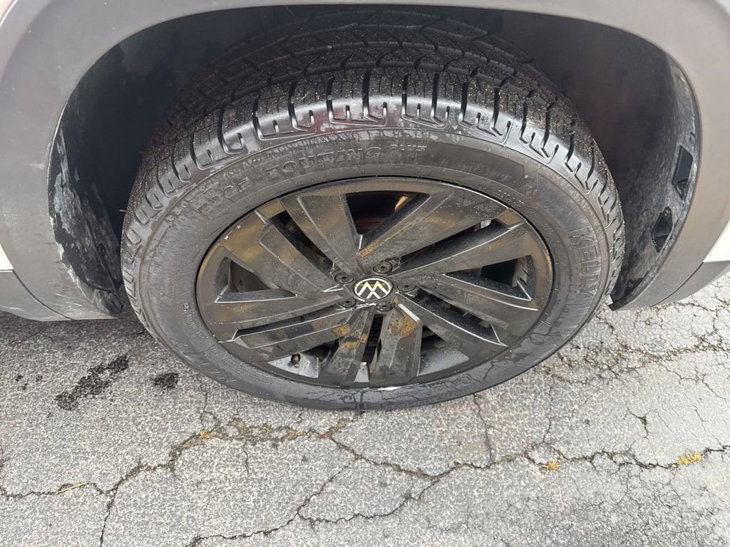 Used 2022 Volkswagen Atlas Cross Sport SE image 13