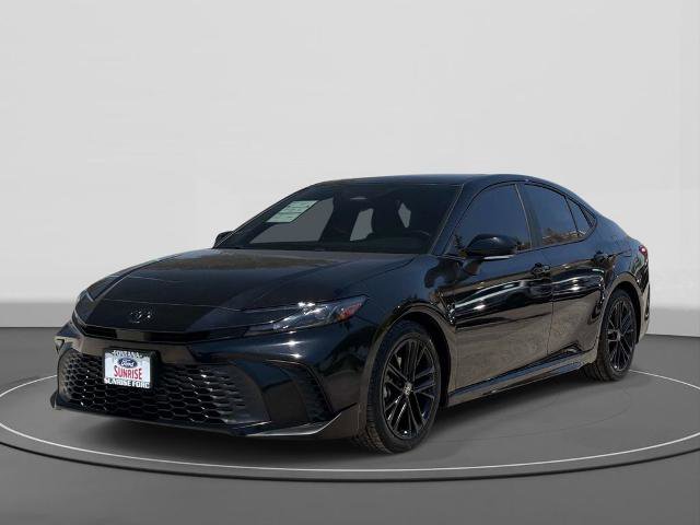 Used 2025 Toyota Camry SE w/ Convenience Package FWD image 1