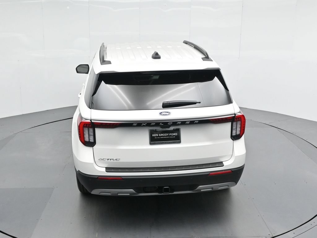 Certified 2025 Ford Explorer Active RWD image 41