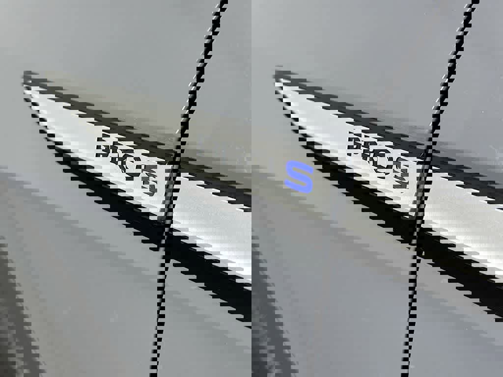 Used 2023 Volkswagen ID.4 Pro S image 10