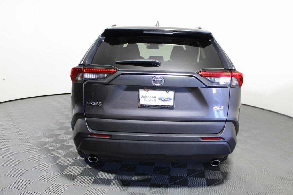 Used 2024 Toyota RAV4 XLE image 3