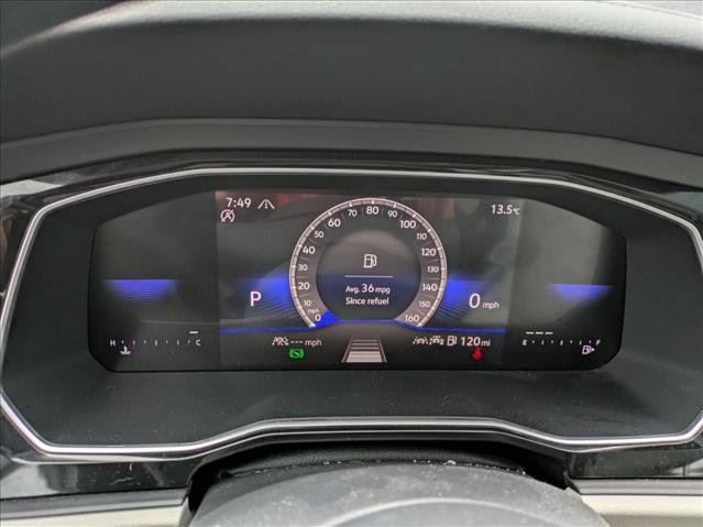Used 2024 Volkswagen Jetta SE w/ Panoramic Sunroof Package FWD image 11