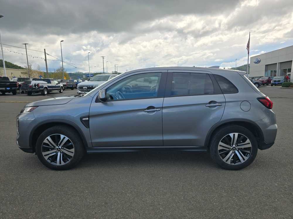 Used 2025 Mitsubishi Outlander Sport ES AWD/4WD image 2