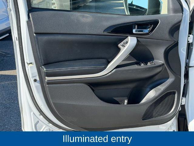 Used 2023 Mitsubishi Eclipse Cross SE image 14