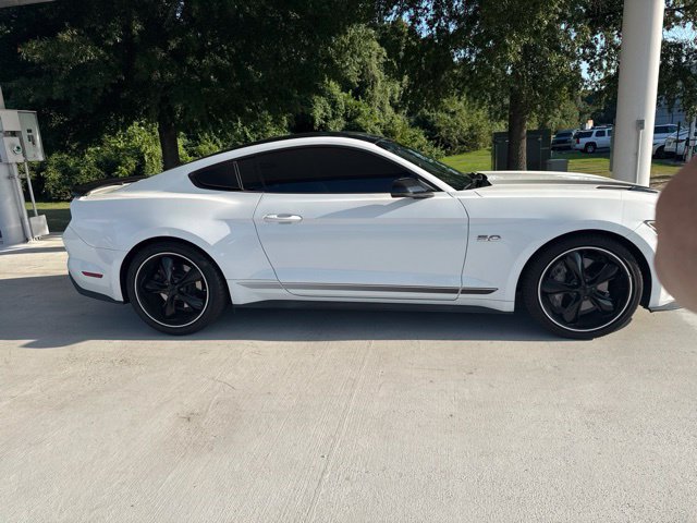 Certified 2017 Ford Mustang GT Premium RWD image 2