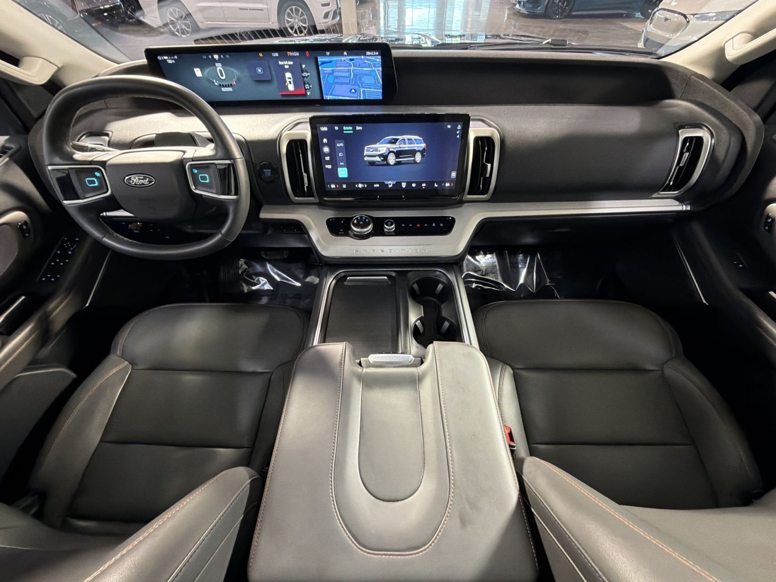 Certified 2025 Ford Expedition Active AWD/4WD image 35