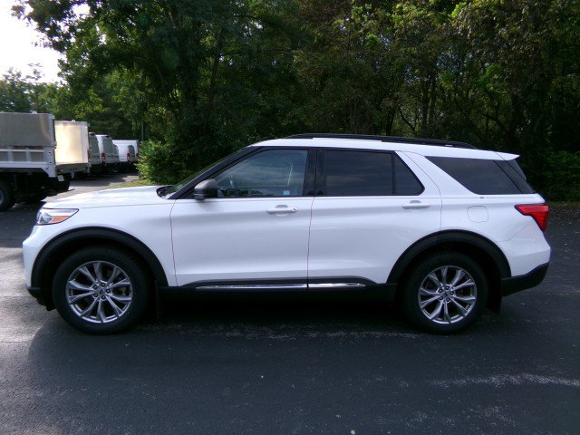 Certified 2021 Ford Explorer XLT w/ Equipment Group 202A AWD/4WD image 6