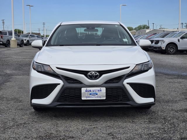 Used 2021 Toyota Camry SE image 2