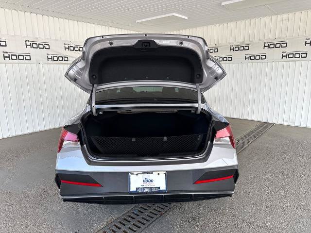 Used 2025 Hyundai Elantra SE FWD image 27